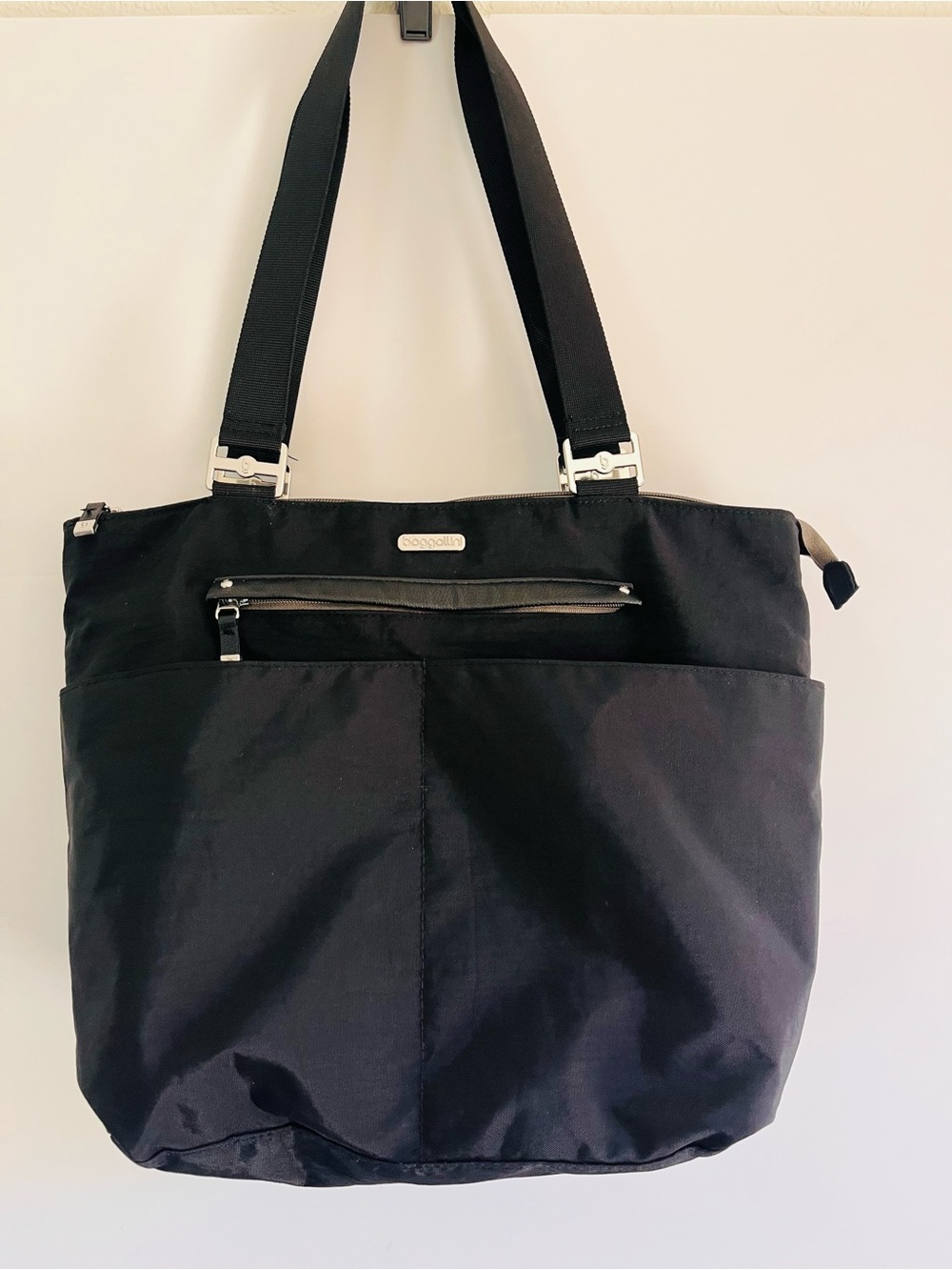 Baggallini Black Nylon Tote Lightweight Zip Pocket Large Travel Purse Bag